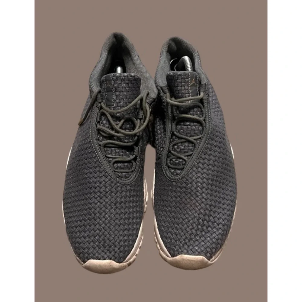 MEN'S 10.5 -AIR JORDAN Future Mid Sneakers, Cool Grey / White| 656503-003